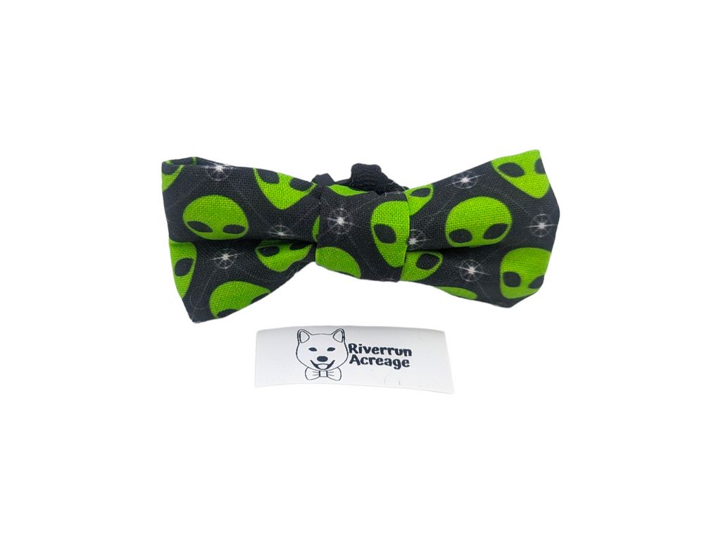 Aliens Cat Bow Tie